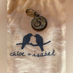 Chloe + Isabel Trésors Heirloom Initial Round Charm ‘S’ Antique Brass Plated